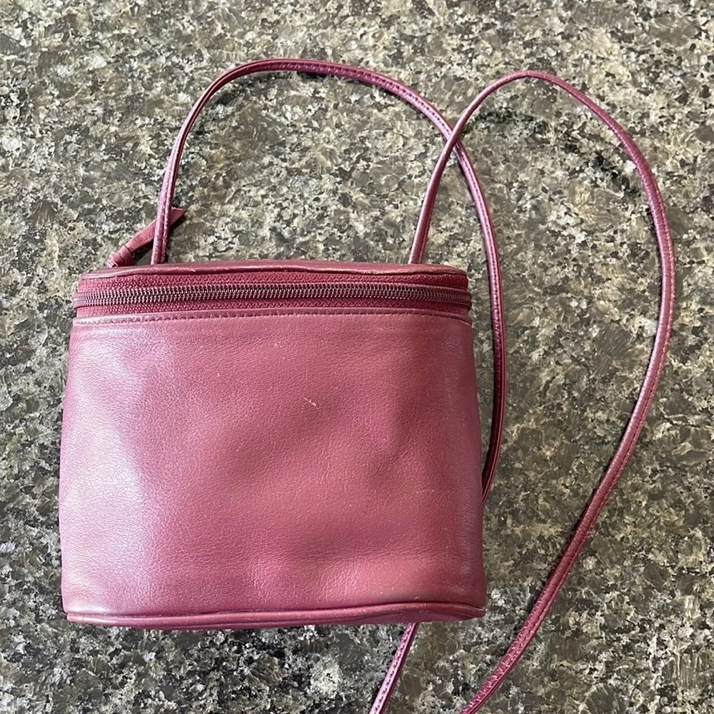 VINTAGE ANNE KLEIN II CROSS BODY BURGUNDY SMALL HANDBAG - Picture 2 of 11